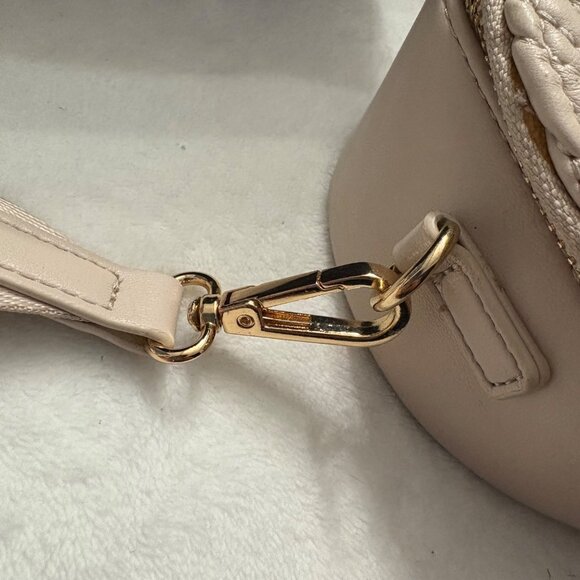 Heart-Shaped Quilted Light Pink ALDO Crossbody Bag With Gold-Tone Hardware - Picture 12 of 14